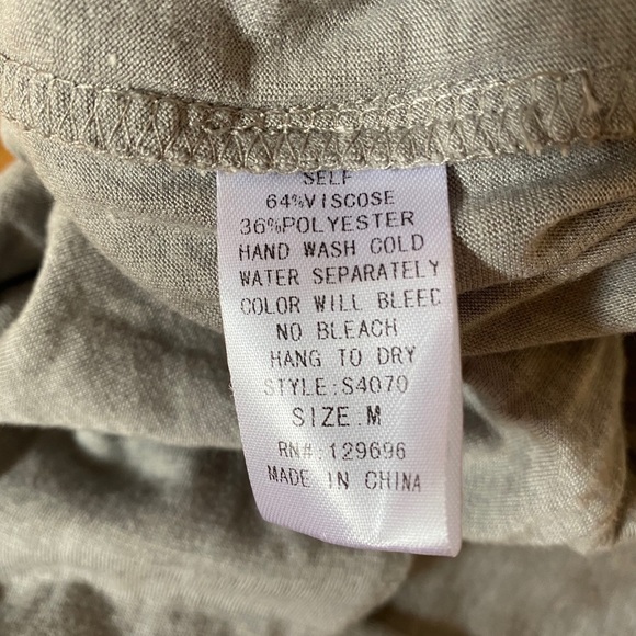 LovPosh Hi-Lo gray skirt w/elastic waist band - Picture 11 of 13